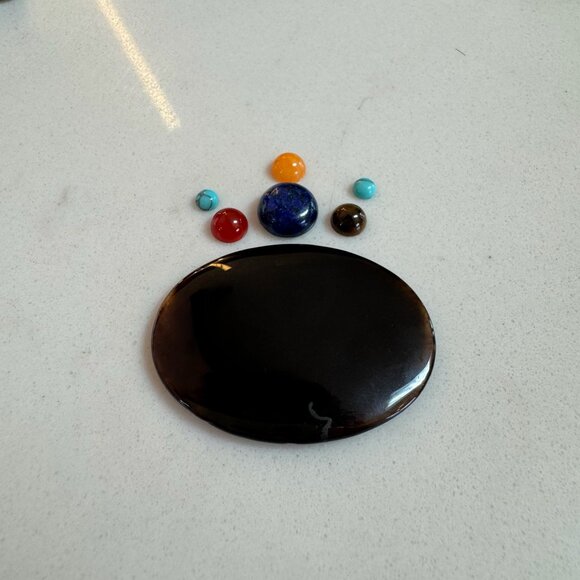 Cabochon and Gemstone Lot with Emerald, Jade, Green Onyx, Agate, and more - Picture 13 of 14